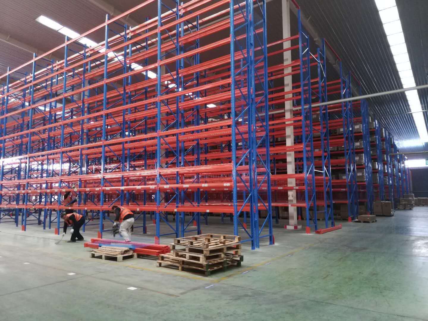 橫梁式貨架，打造專屬倉儲解決方案